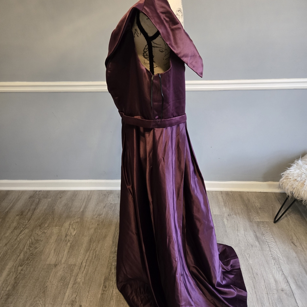 Elegant Purple Evening Gown - Picture 3 of 7